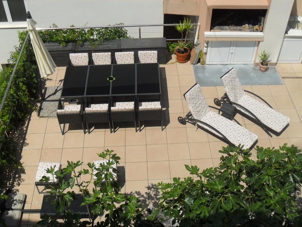 Apartments Villa Natali - Heating Pool Трогир Экстерьер фото